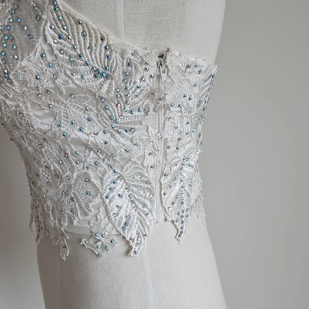 Formal white lace top and pink taffeta pleated skirt - Picture 6 of 7
